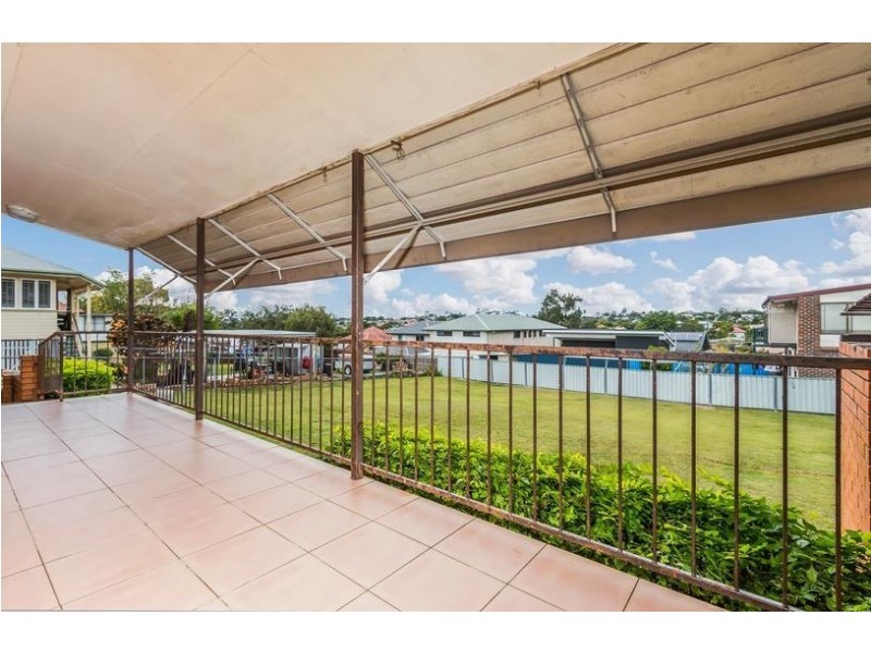 115 Broadwater Road, Mount Gravatt East QLD 4122