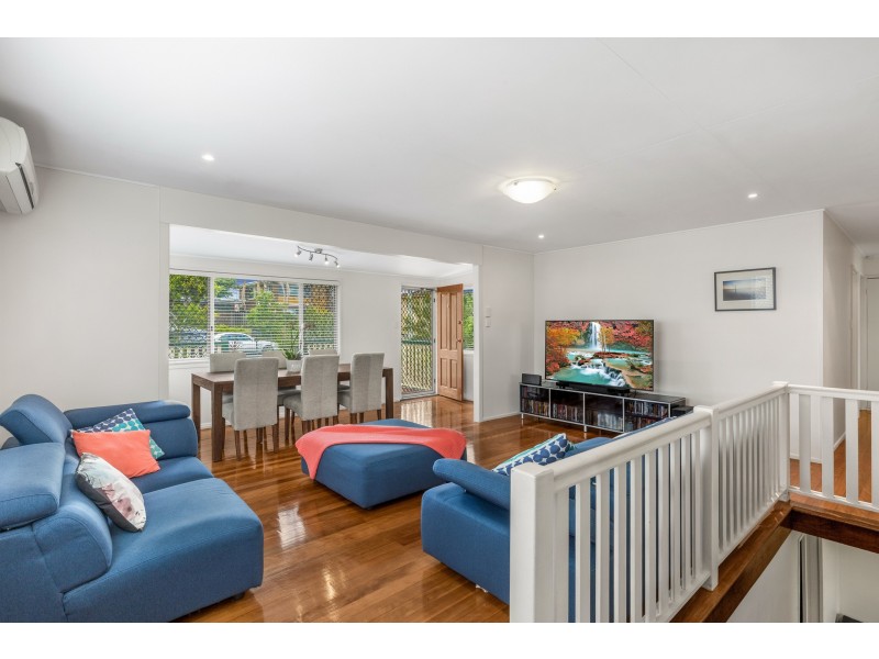 12 Pareena Crescent, Mansfield QLD 4122