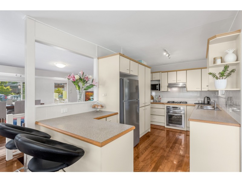 12 Pareena Crescent, Mansfield QLD 4122