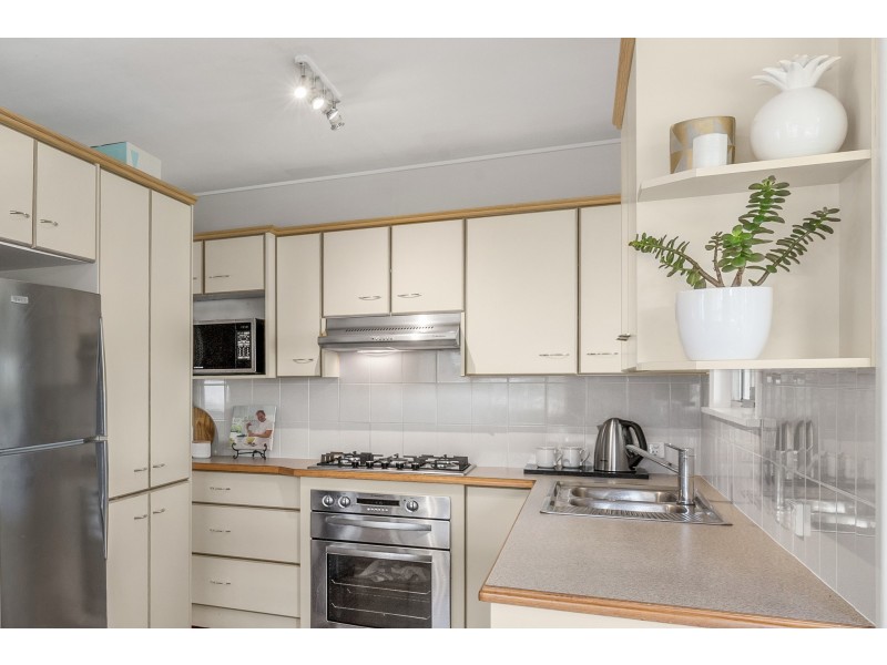 12 Pareena Crescent, Mansfield QLD 4122