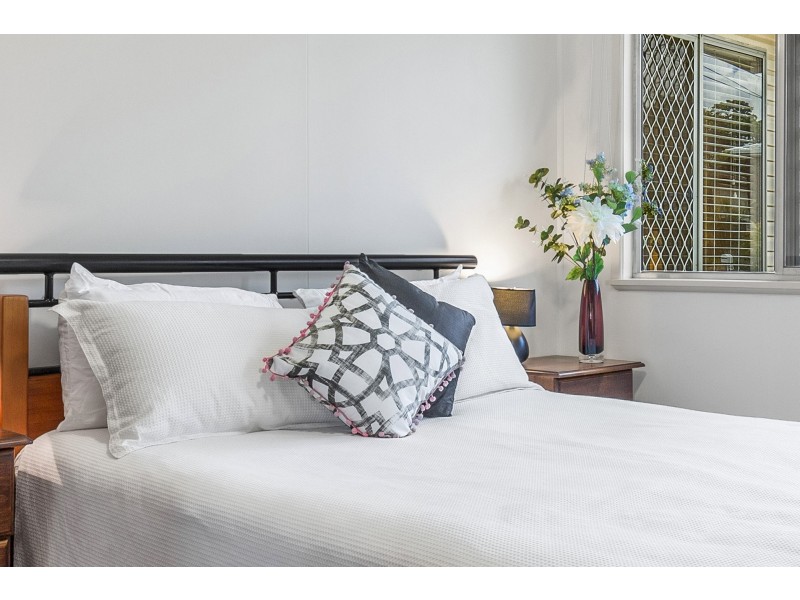 12 Pareena Crescent, Mansfield QLD 4122