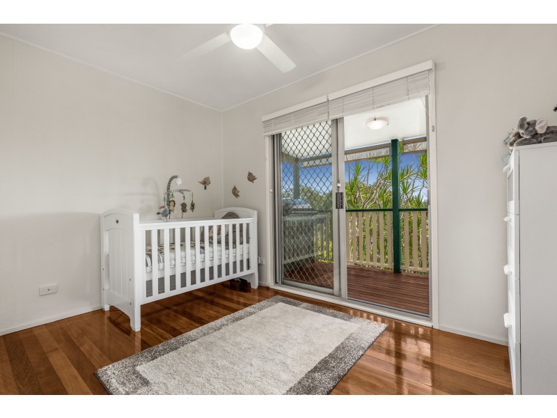 12 Pareena Crescent, Mansfield QLD 4122