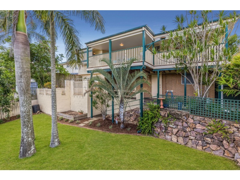 12 Pareena Crescent, Mansfield QLD 4122