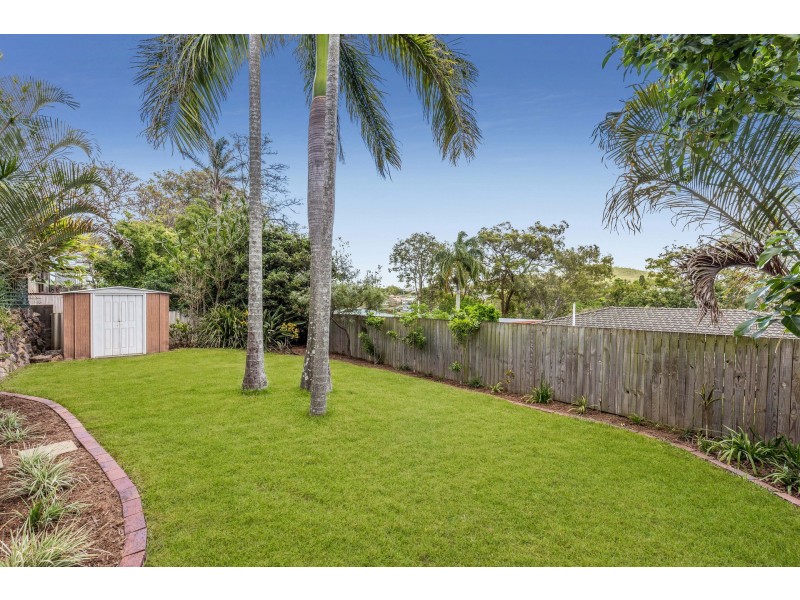 12 Pareena Crescent, Mansfield QLD 4122