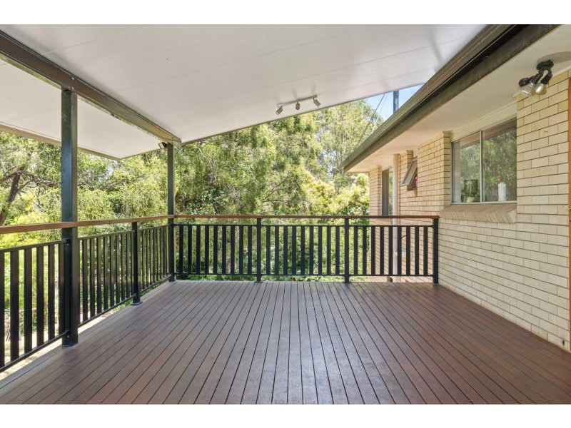 65 Morialta Street, Mansfield QLD 4122