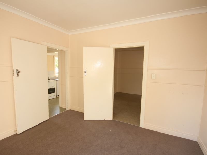 302 Nursery Road, Holland Park QLD 4121