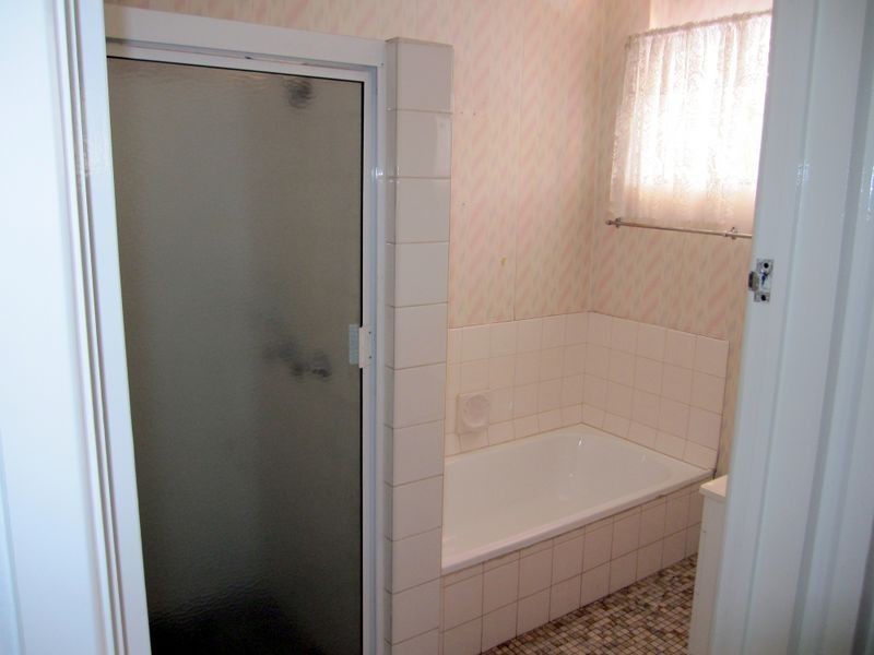 4 Mintern Street, Macgregor QLD 4109