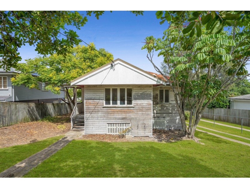 71 Layard Street, Holland Park QLD 4121
