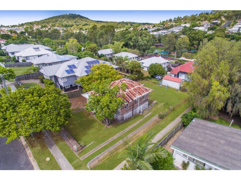 71 Layard Street, Holland Park QLD 4121