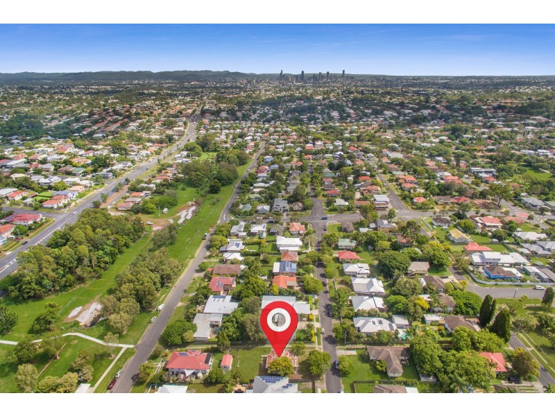 71 Layard Street, Holland Park QLD 4121