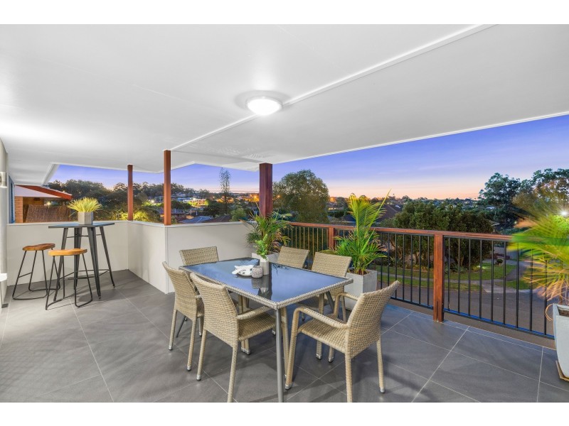 27 Raintree Street, Mansfield QLD 4122