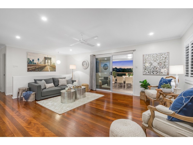 27 Raintree Street, Mansfield QLD 4122