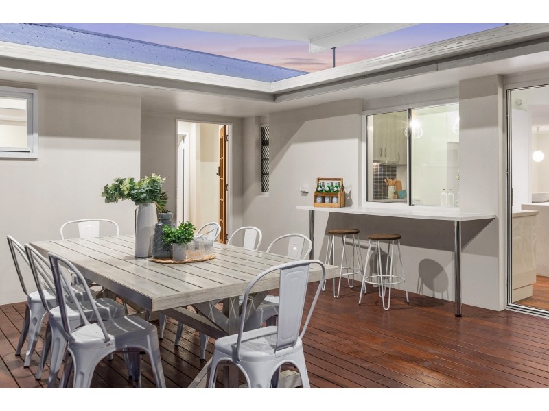 27 Raintree Street, Mansfield QLD 4122