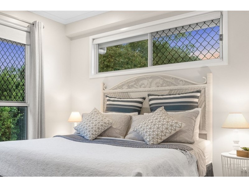 27 Raintree Street, Mansfield QLD 4122