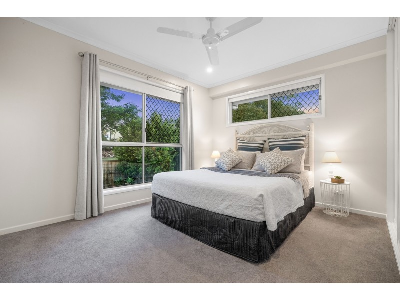 27 Raintree Street, Mansfield QLD 4122