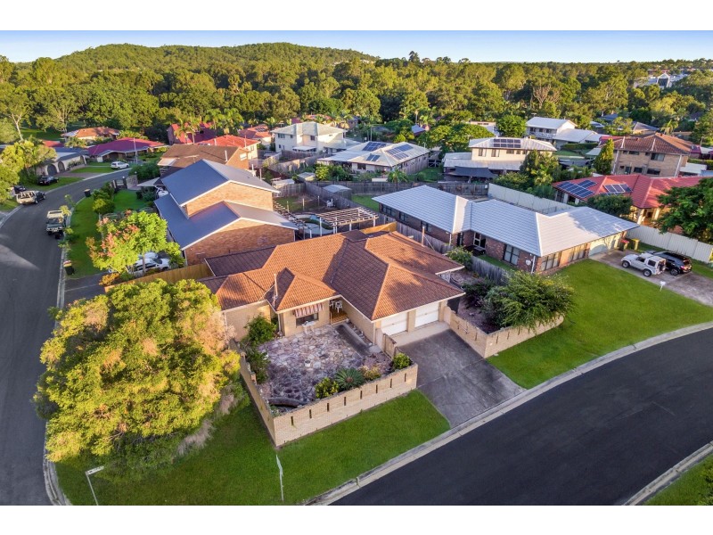 9 Vortigern Street, Carindale QLD 4152