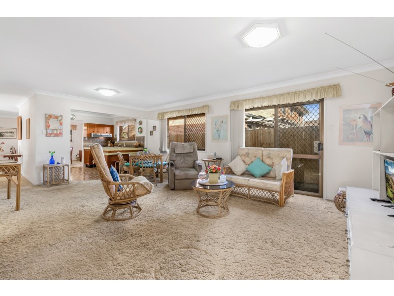 9 Vortigern Street, Carindale QLD 4152