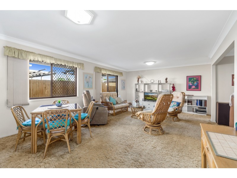 9 Vortigern Street, Carindale QLD 4152