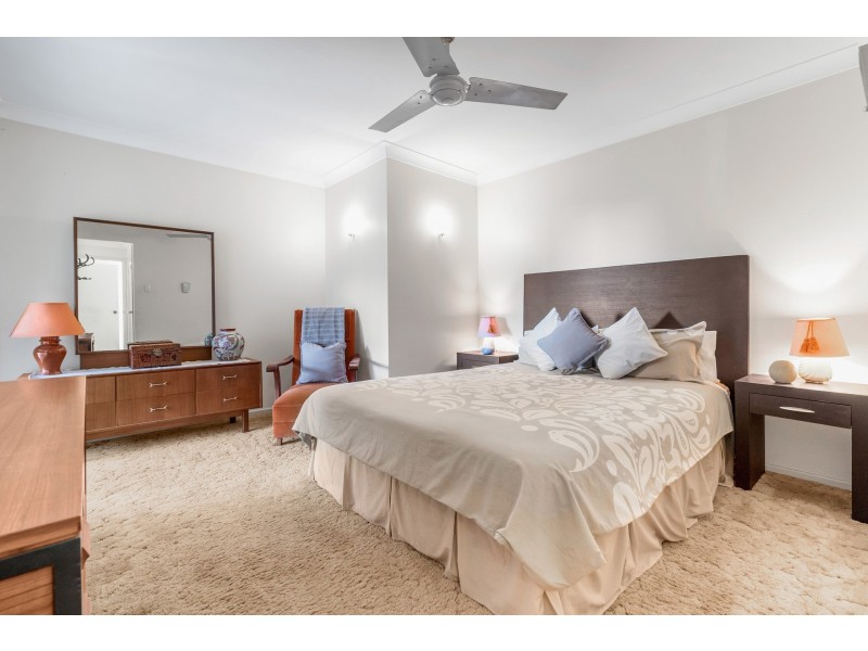 9 Vortigern Street, Carindale QLD 4152