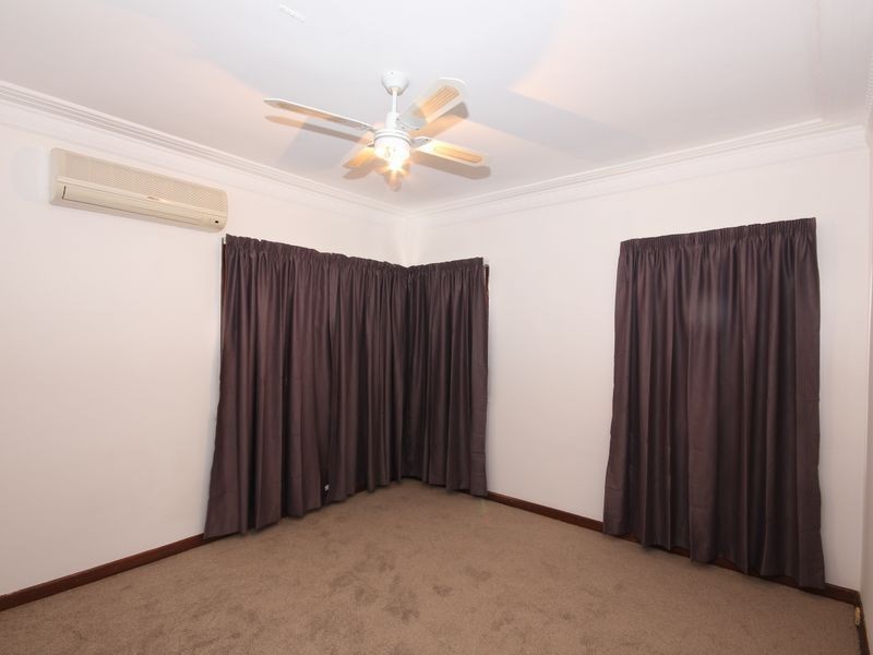 8 Cradock Street, Holland Park QLD 4121