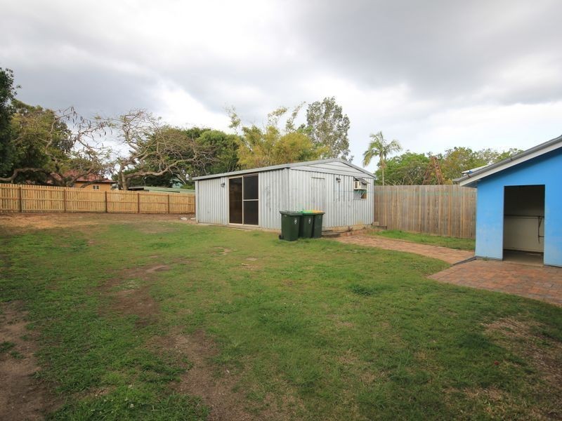 8 Cradock Street, Holland Park QLD 4121