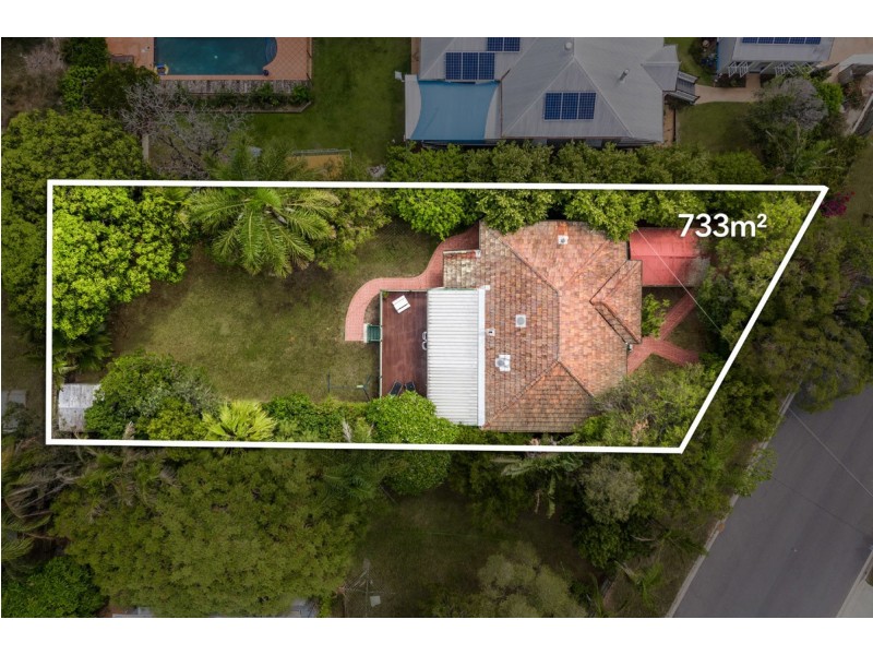 15 Navy Street, Holland Park West QLD 4121