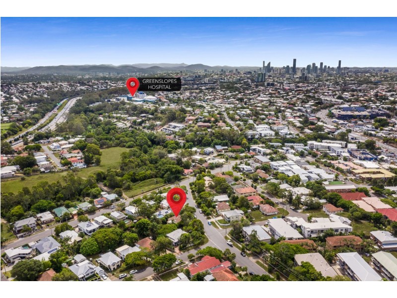 15 Navy Street, Holland Park West QLD 4121