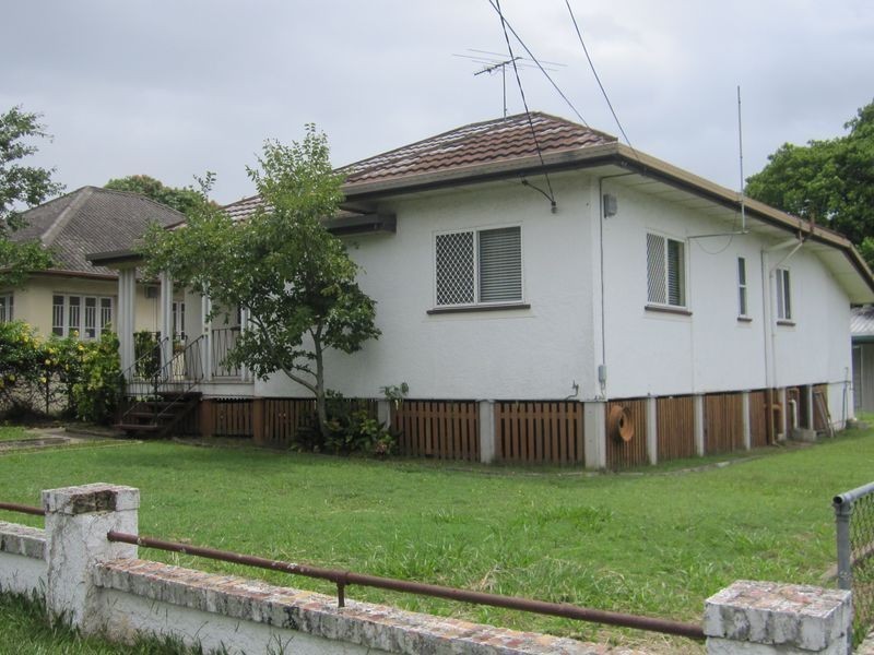 18 Broadwater Road, Mount Gravatt East QLD 4122