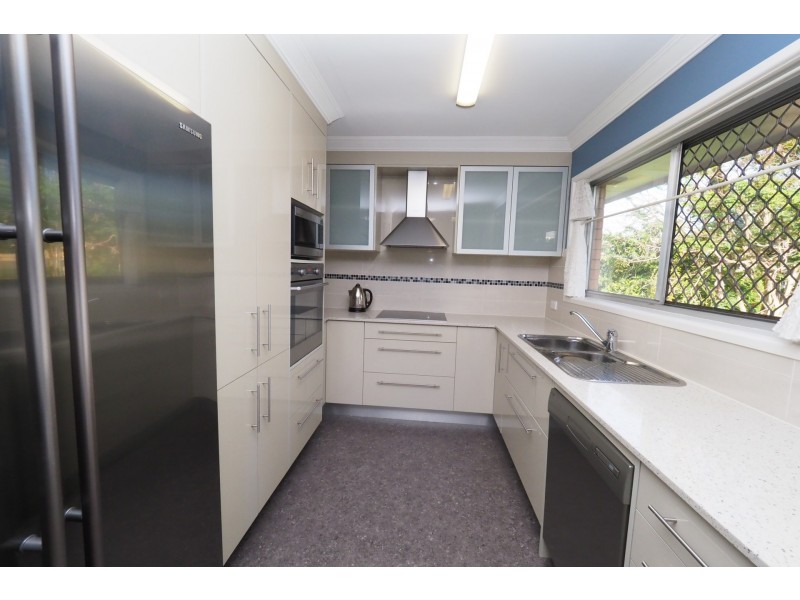 64 Morialta Street, Mansfield QLD 4122