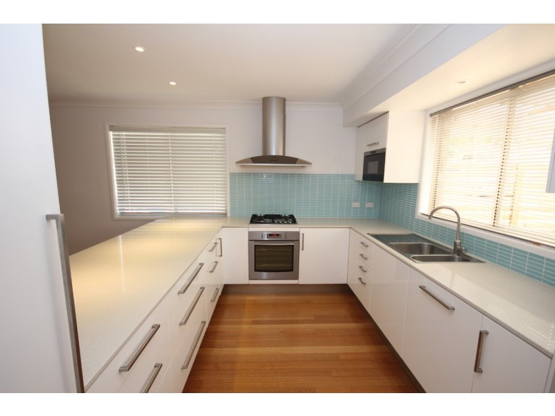 42 Mindona Street, Wishart QLD 4122