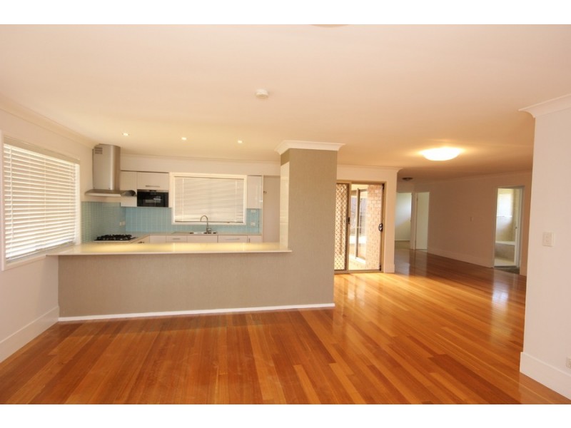 42 Mindona Street, Wishart QLD 4122