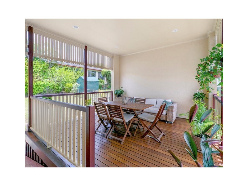 10 Arura Street, Mansfield QLD 4122