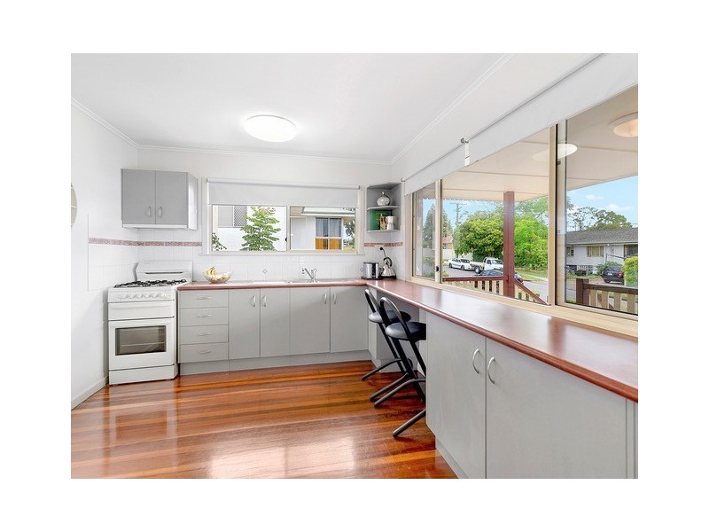 10 Arura Street, Mansfield QLD 4122