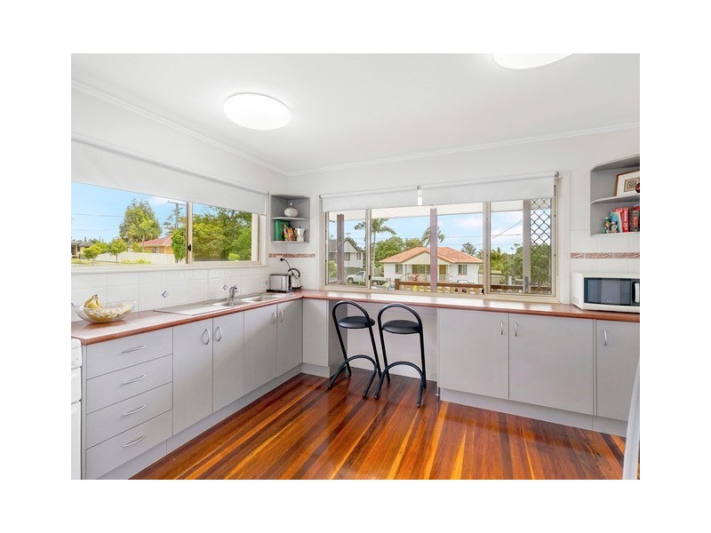 10 Arura Street, Mansfield QLD 4122