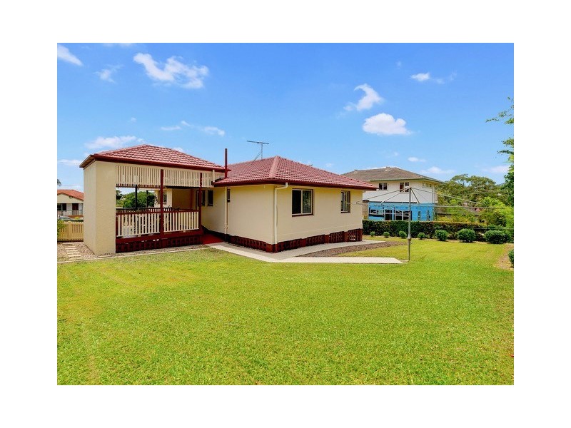 10 Arura Street, Mansfield QLD 4122