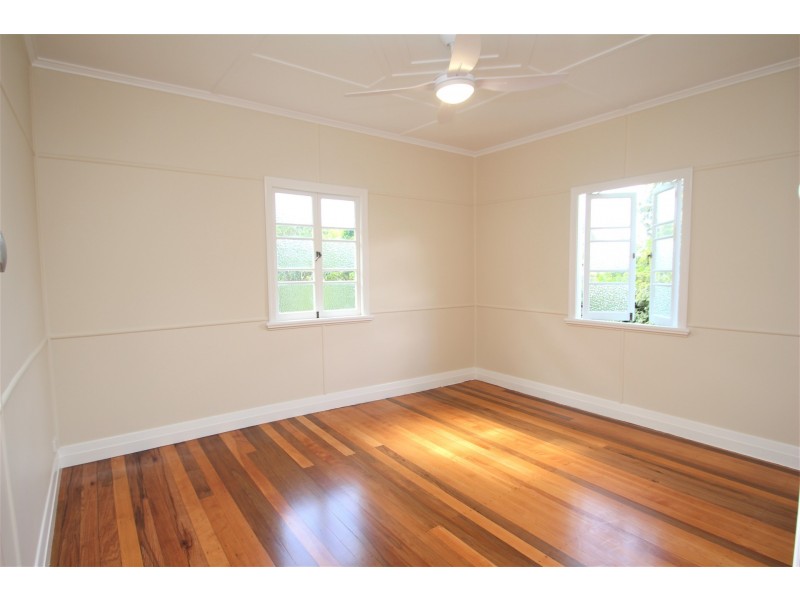 34 Hipwood Street, Norman Park QLD 4170