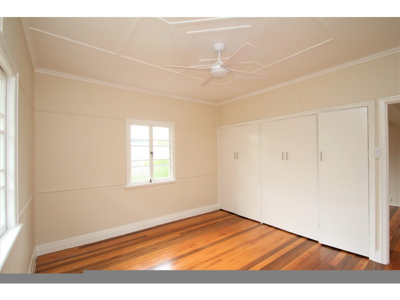 34 Hipwood Street, Norman Park QLD 4170