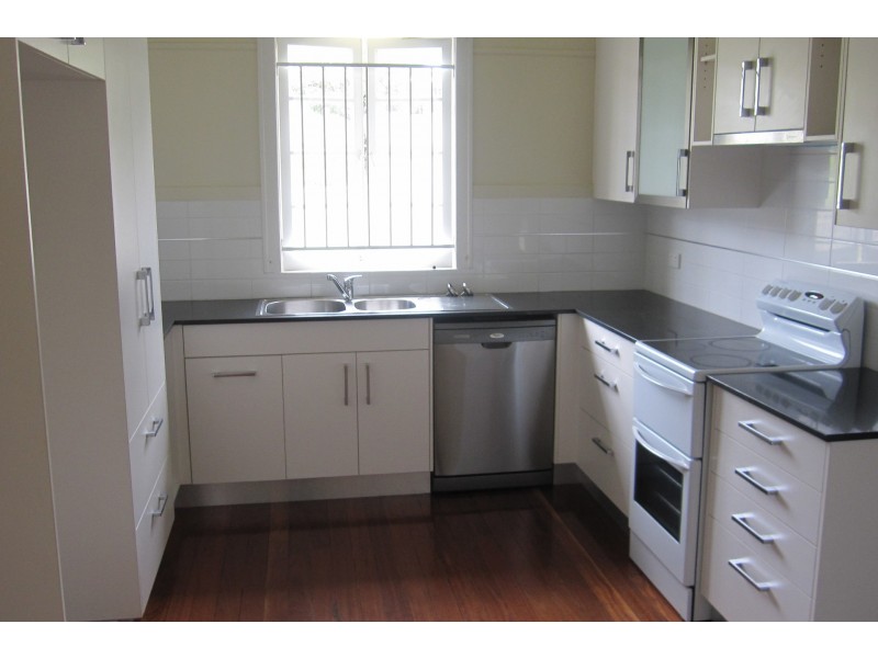 15 Binya Street, Holland Park QLD 4121