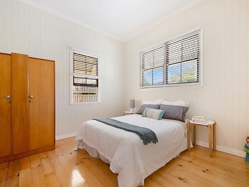 106 Malcolm Street, Hawthorne QLD 4171