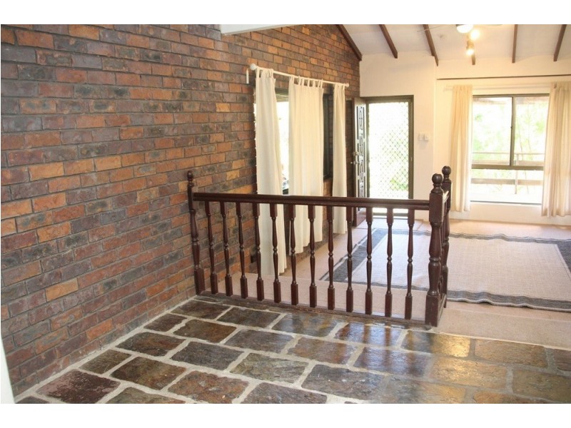 80 Pareena Crescent, Mansfield QLD 4122