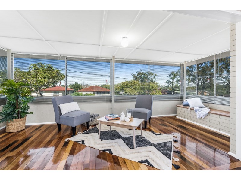 216 Broadwater Road, Mansfield QLD 4122