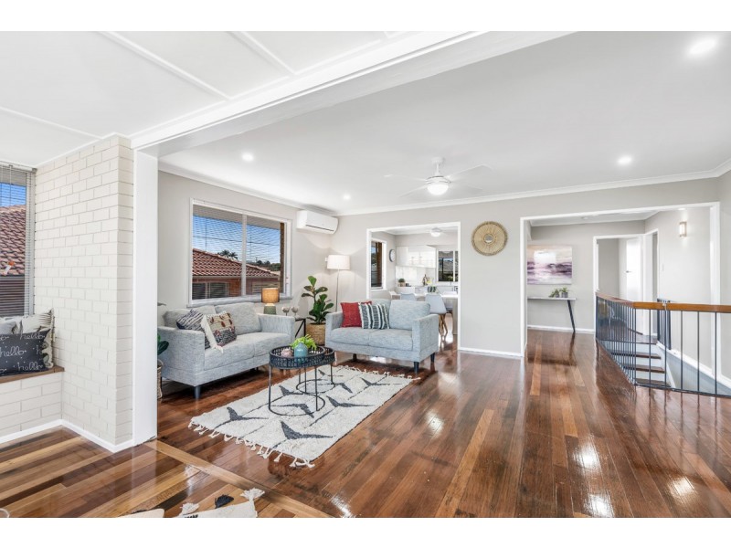 216 Broadwater Road, Mansfield QLD 4122