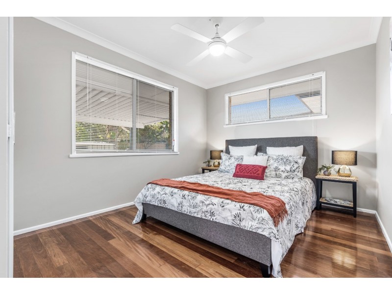 216 Broadwater Road, Mansfield QLD 4122