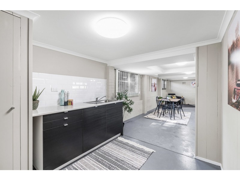 216 Broadwater Road, Mansfield QLD 4122