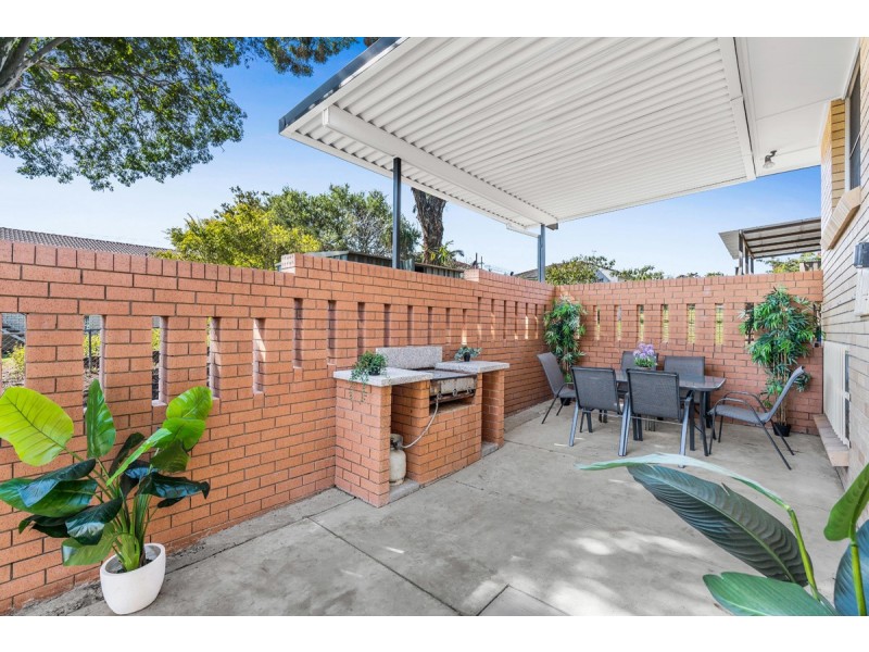 216 Broadwater Road, Mansfield QLD 4122