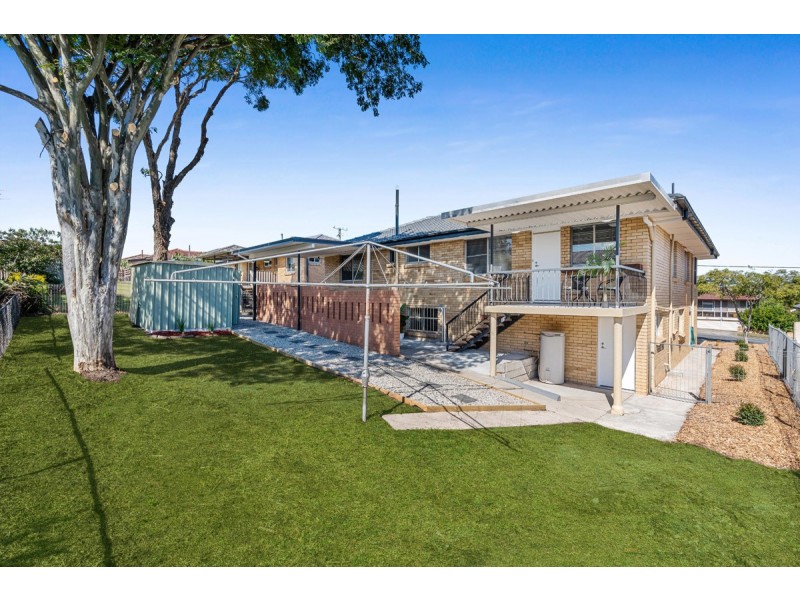 216 Broadwater Road, Mansfield QLD 4122