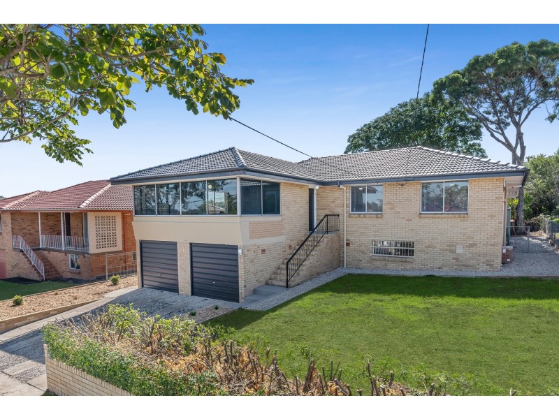 216 Broadwater Road, Mansfield QLD 4122