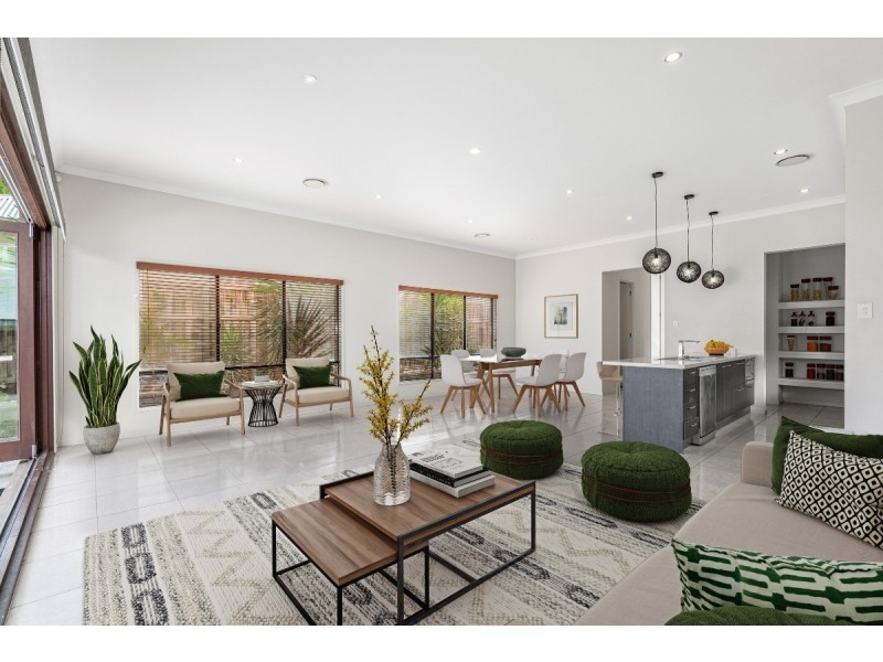 92 Oak Place, Mackenzie QLD 4156