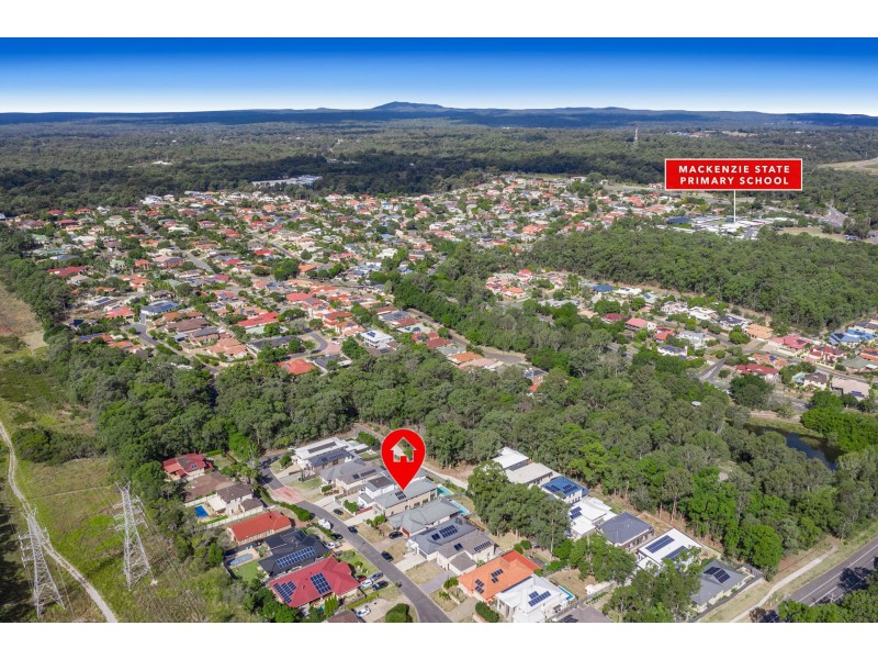 92 Oak Place, Mackenzie QLD 4156