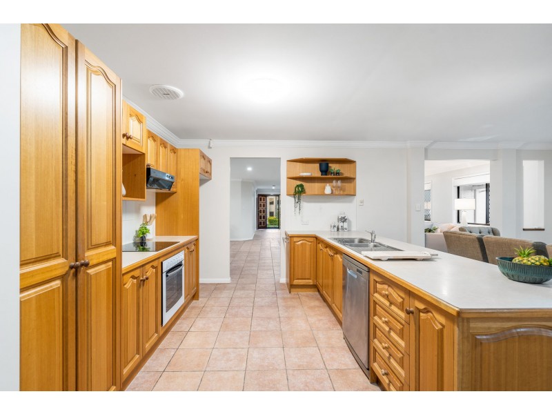 11 Kentwell Place, Wishart QLD 4122